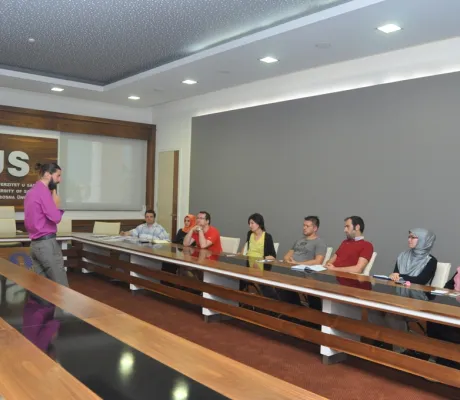 IUS held a round table discussion on publications