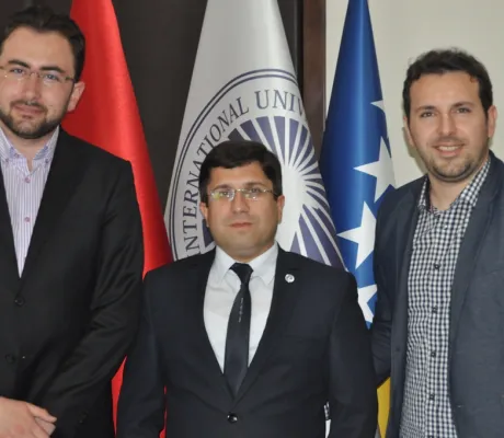 Famous artist Mesut Kurtiş visited IUS