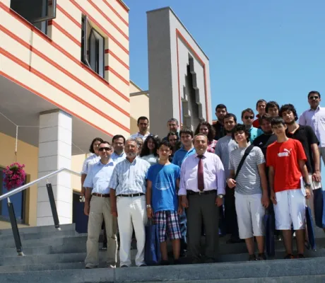 Summer School students receive their diplomas
