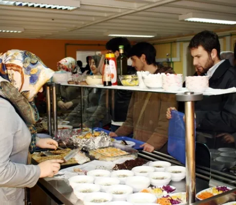 Students organize food exhibition to help others