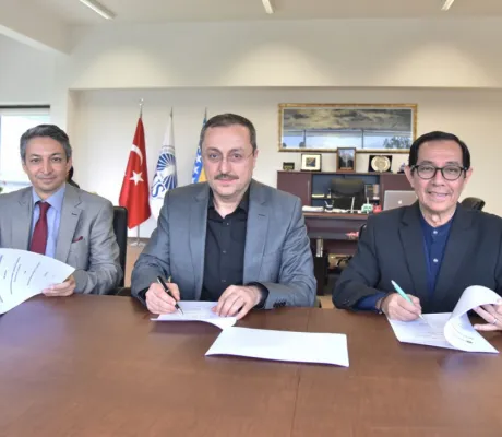 IUS signed the MoU with the International Islamic University Malaysia (IIUM)