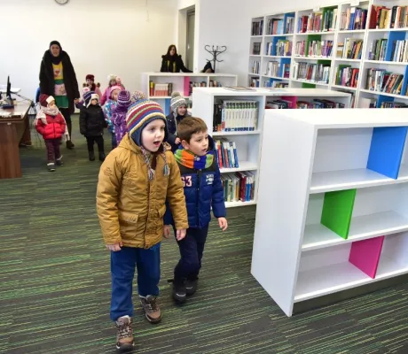 KidIUS Kids Visited IUS library