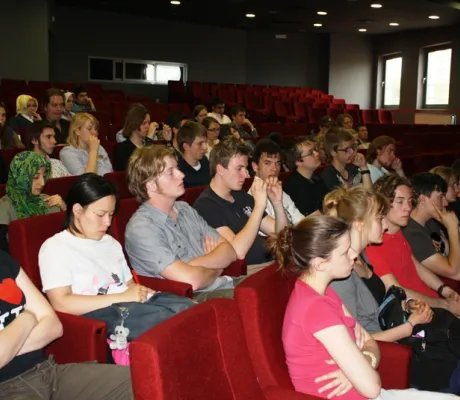 Students from the Netherlands visit IUS