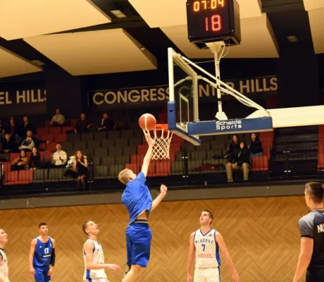 IUS Wolves' home debut