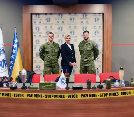 EUFOR Held a Presentation on Land Mines and UXO Hazards 