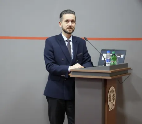 Prof. Dr. Grzegorz A. Skrobotowicz Delivers Guest Lecture 