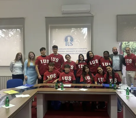 High school students from Italy’s IIS Da Vinci Institute