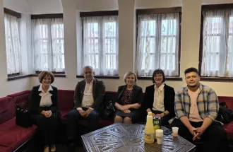 IUS ELS Attends Award Ceremony 