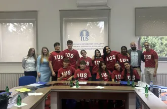 High school students from Italy’s IIS Da Vinci Institute