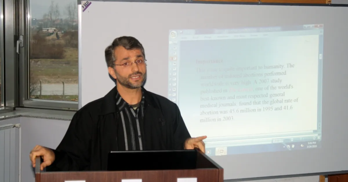 Dr. Demirel holds lecture at IUS on Ethics in Public Life