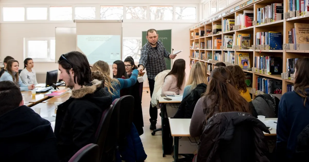 Workshop for high-school students in Mostar organized by IUSLife