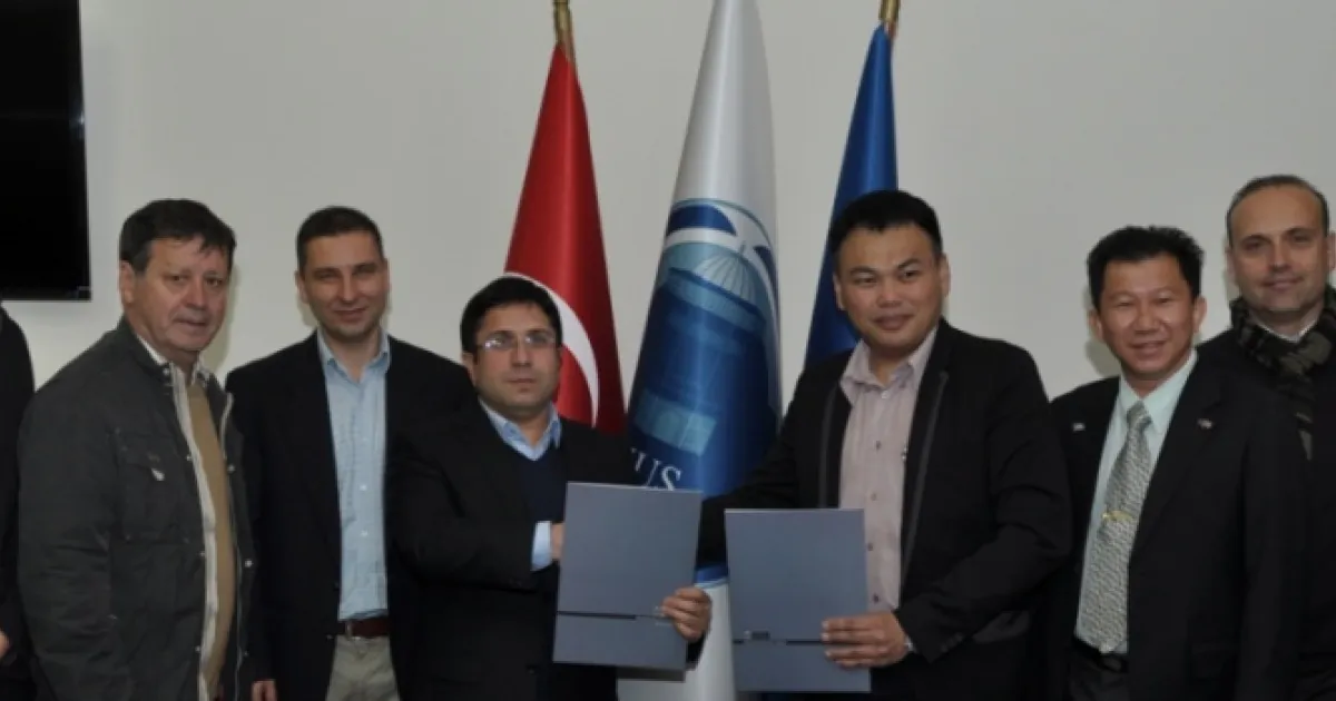 Representatives of the (HLHC) Corporation visited IUS