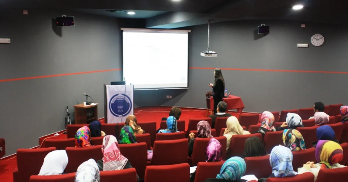 Dr. Martine F. Delfos holds lecture "Communication with children"