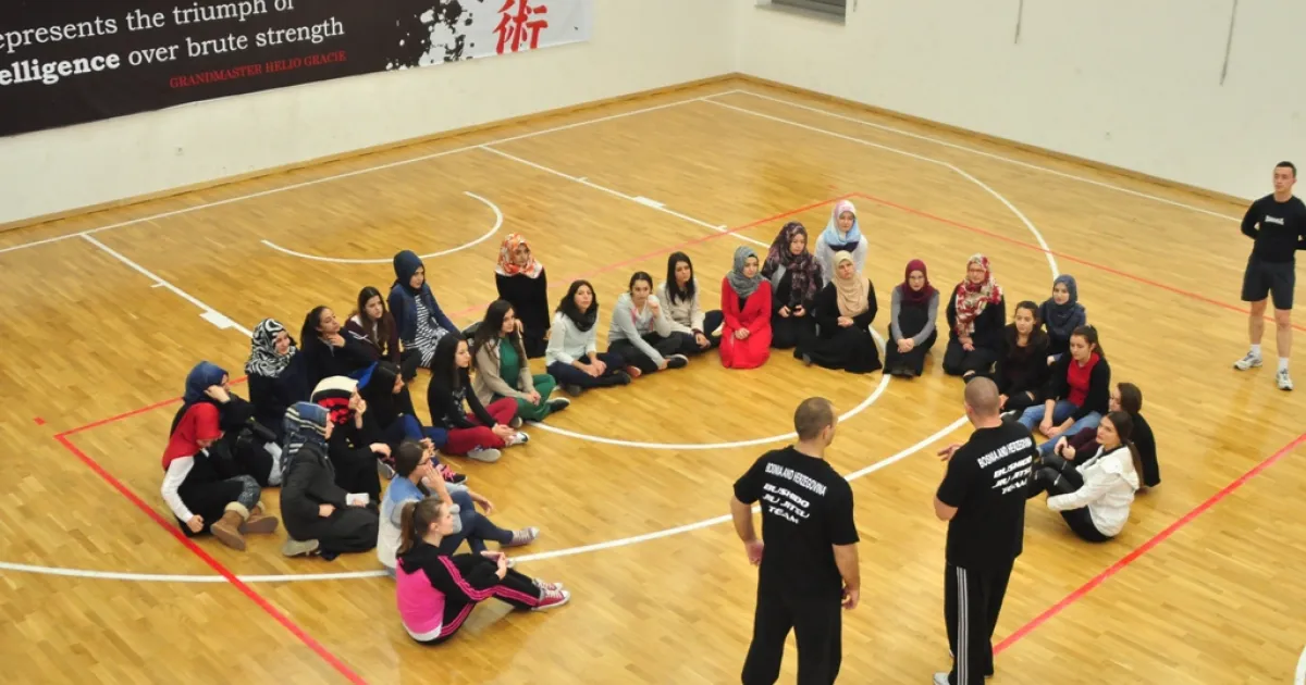 ''Self-defense'' Seminar at IUS