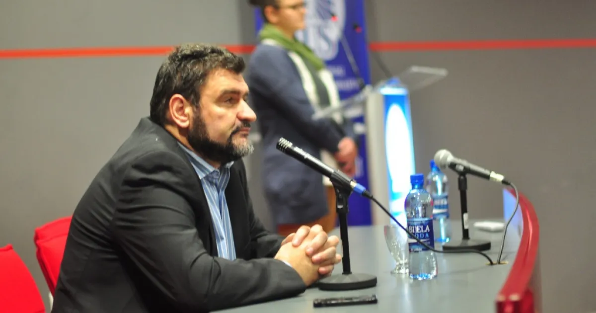 Harun Hodžić gave an interesting lecture on History of Sarajevo in the Period of War