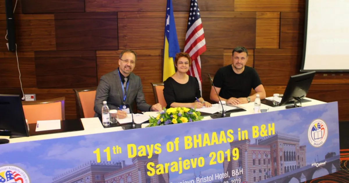 Signed MoU between IUS and BHAAAS