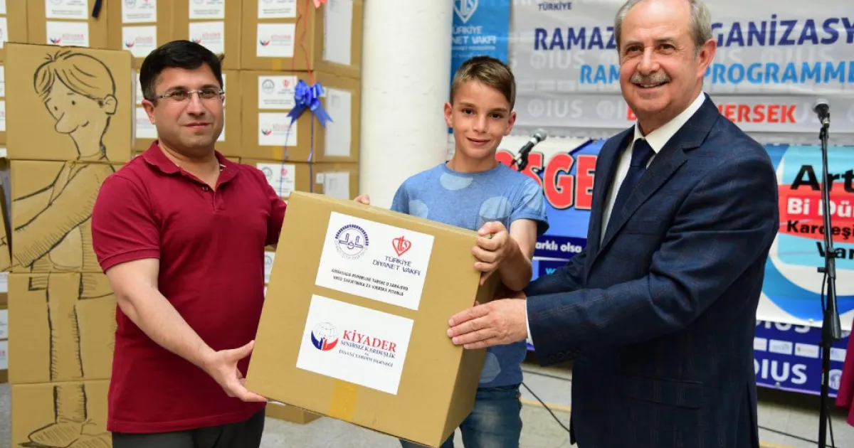Eid clothes packages donated to orphans from Zenica and Tuzla