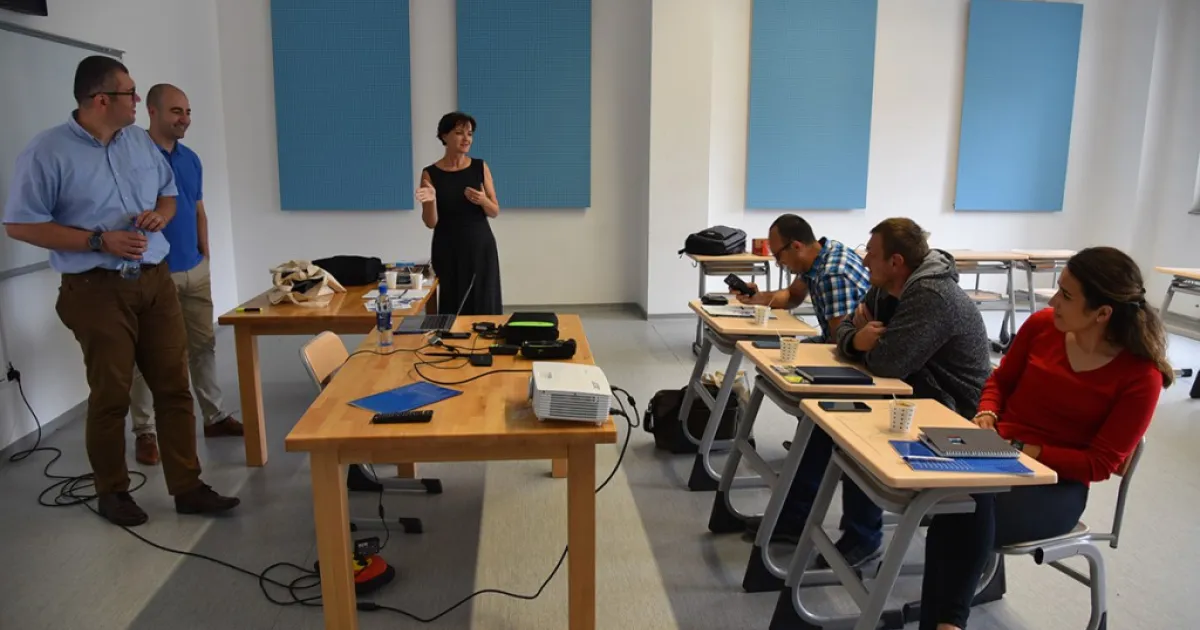 Seminar on measurement and management of WiFi networks held at IUS Life.