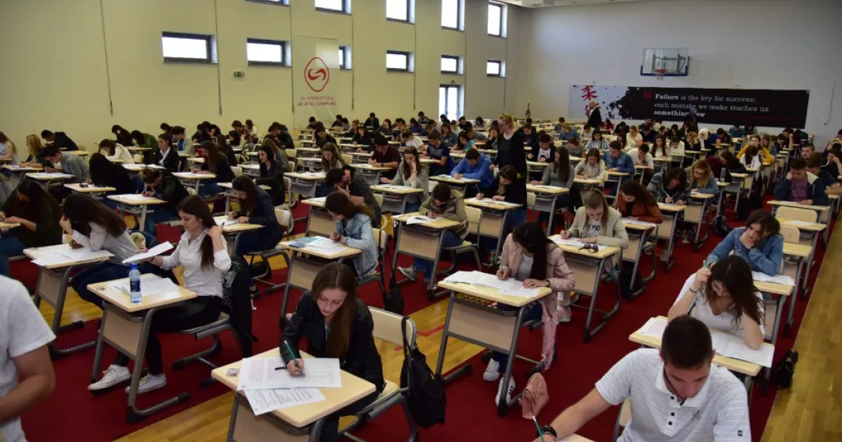 More than 1800 Final-Year High-School Students Sat for Scholarships Test at IUS