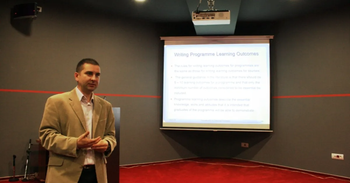 Dr. Hadžiabdić holds presentation on Learning outcomes