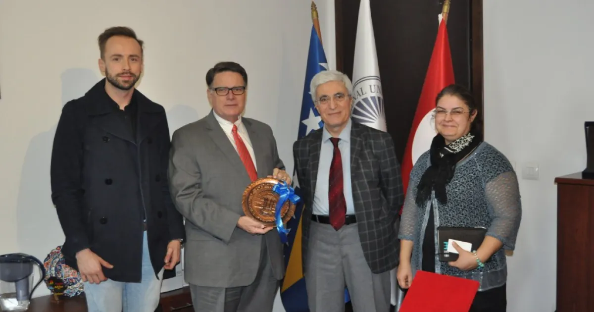 LIU Global College Dean Visited IUS