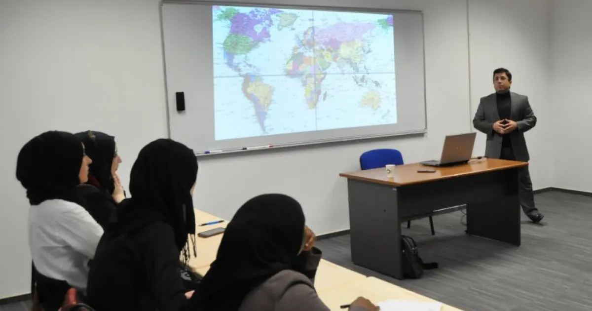 Prof. Dr. Yücel Oğurlu, Rector of IUS, gave a lecture to students at the Faculty of Law