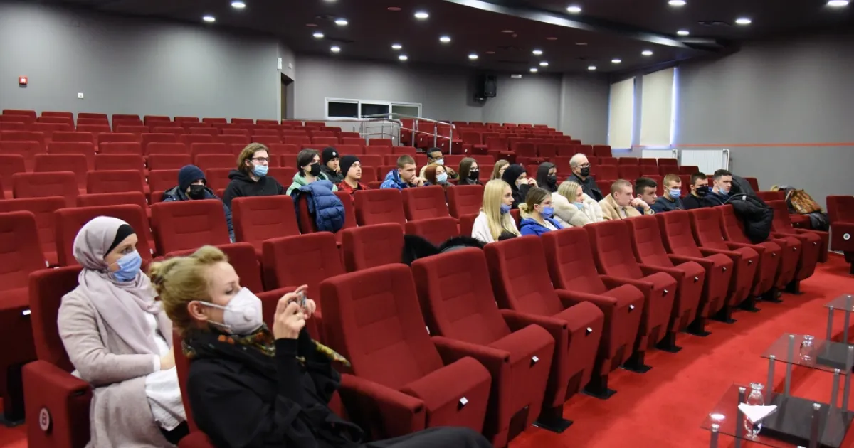 IGS Students Visit International University of Sarajevo