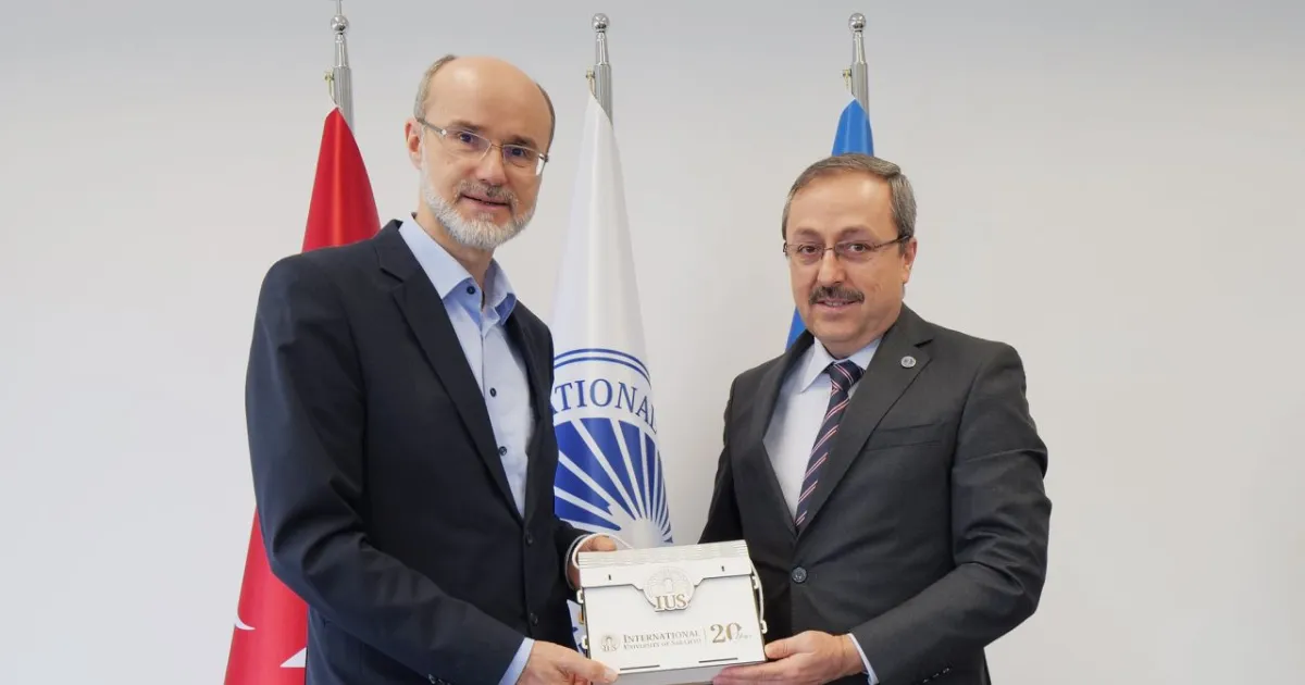 IUS and CNS Sign MoU 