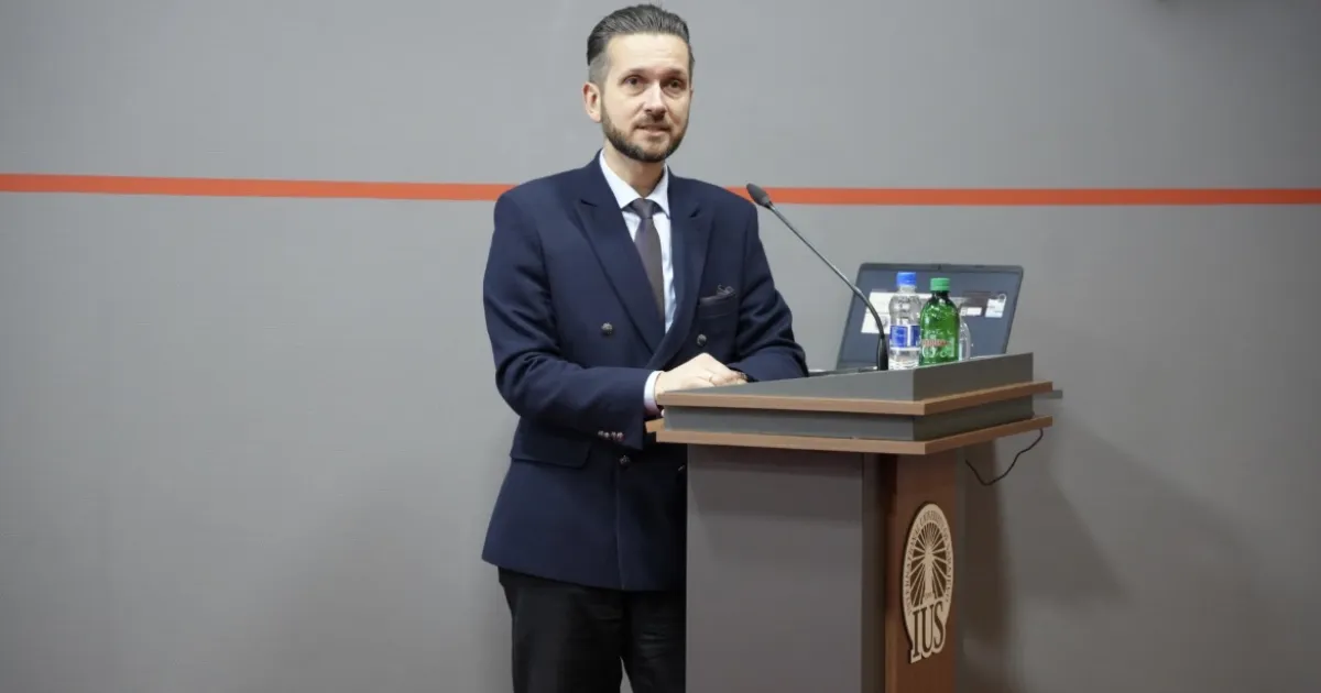Prof. Dr. Grzegorz A. Skrobotowicz Delivers Guest Lecture 